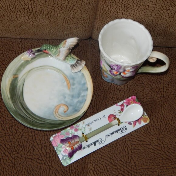 Botanical Collection Corner Ruby Hummingbird Iris Teacup Saucer Spoon Set NWT - Picture 8 of 12
